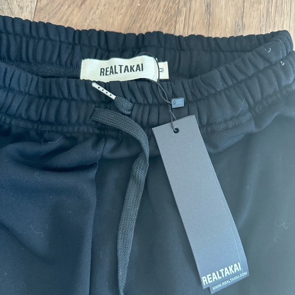 REALTAKAI Men’s Black Sweatpants. Super comfy and stylish Sz M - Picture 2 of 3